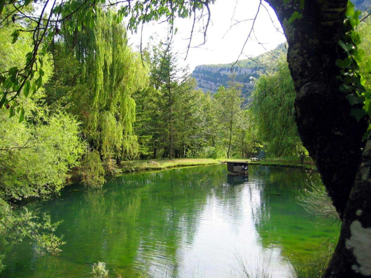 Chambre d’hôtes La Cascade Courmes Extérieur photo